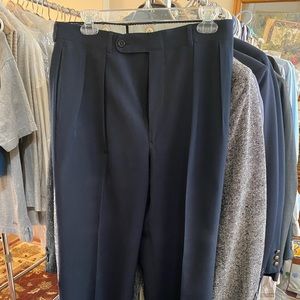 Men’s wool double pleated dress pants.